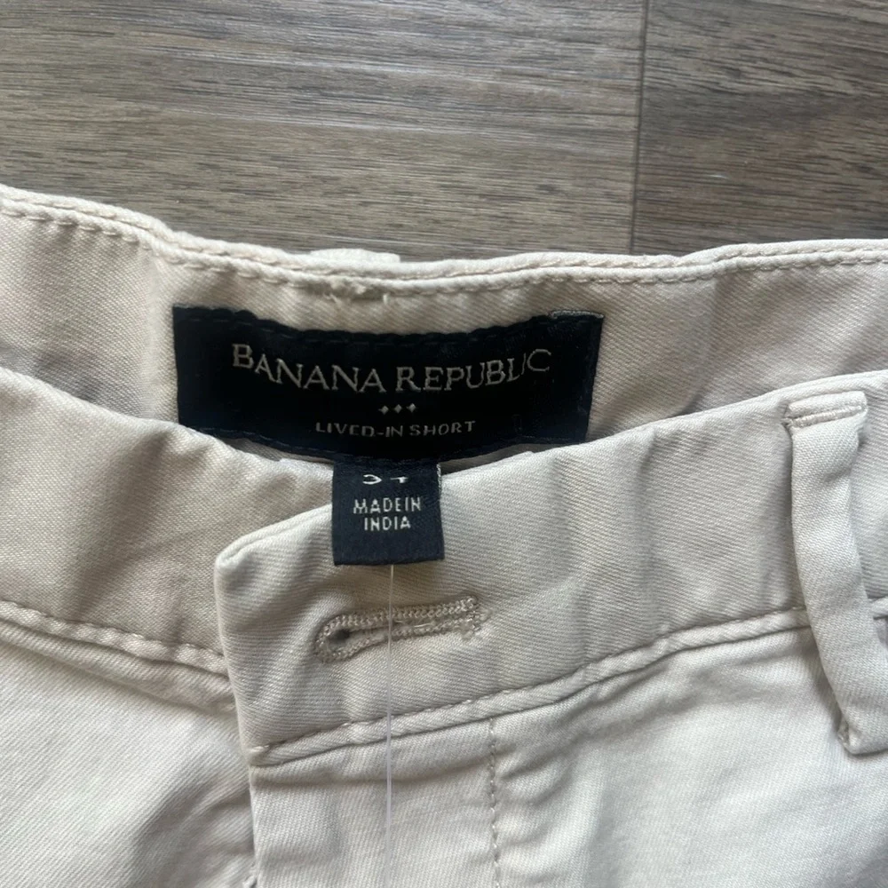 Banana Republic Lived in Chino 7” short New with tags. Men's Green Casual Shorts